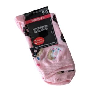 2 pairs of women's crew socks. NWT